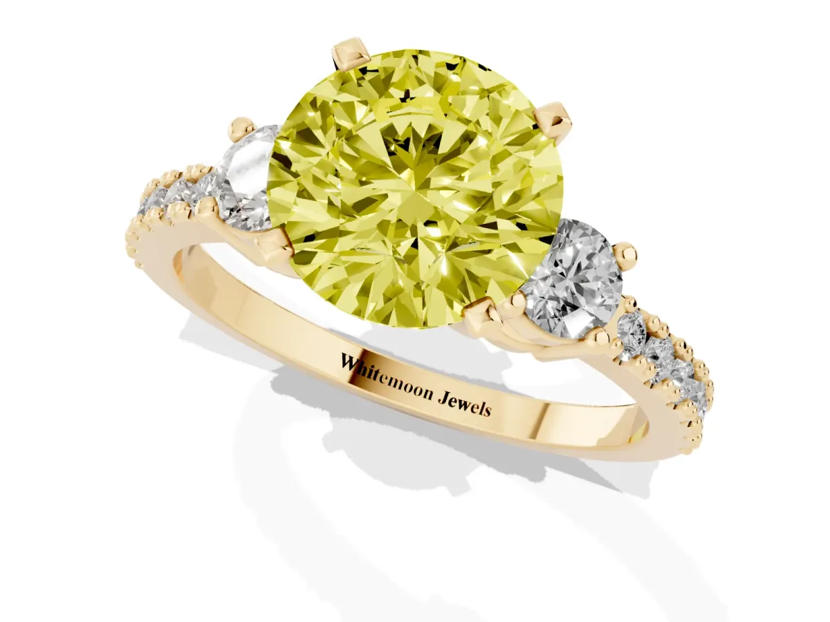 Fancy Yellow Round Cut Three-Stone Diamond Pavé Band with Prong Setting Yellow gold