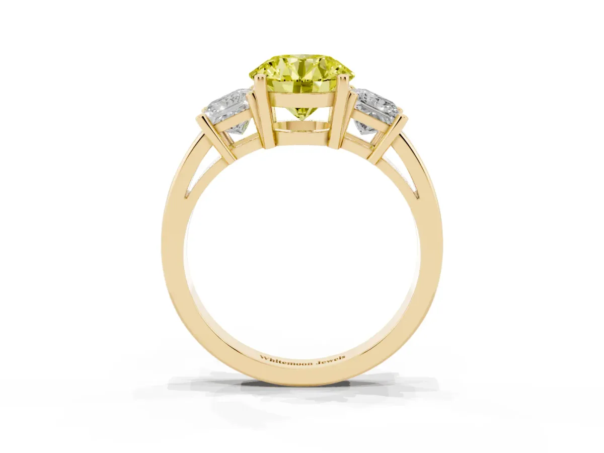 Fancy Yellow Three-Stone Round Cut Cut Solitaire Ring with Prong Setting Yellow gold
