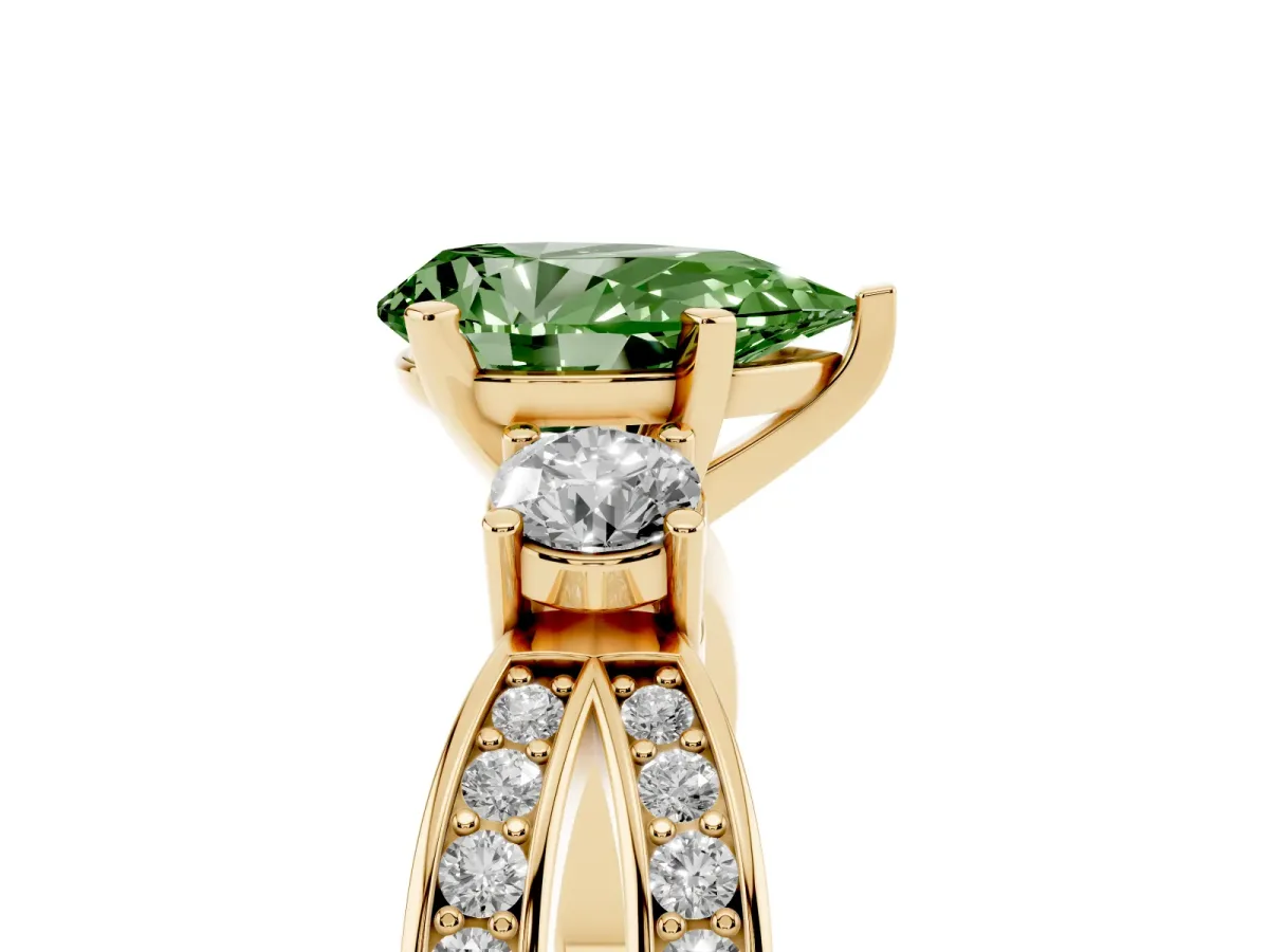 Fancy Green Three-Stone Pear Cut Cut Diamond Twist Band with Prong Setting Yellow gold