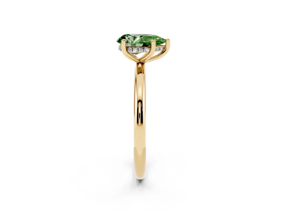 Fancy Green Pear Cut Cut Solitaire Engagement Ring with Four-Prong Setting and Classic Band Yellow gold