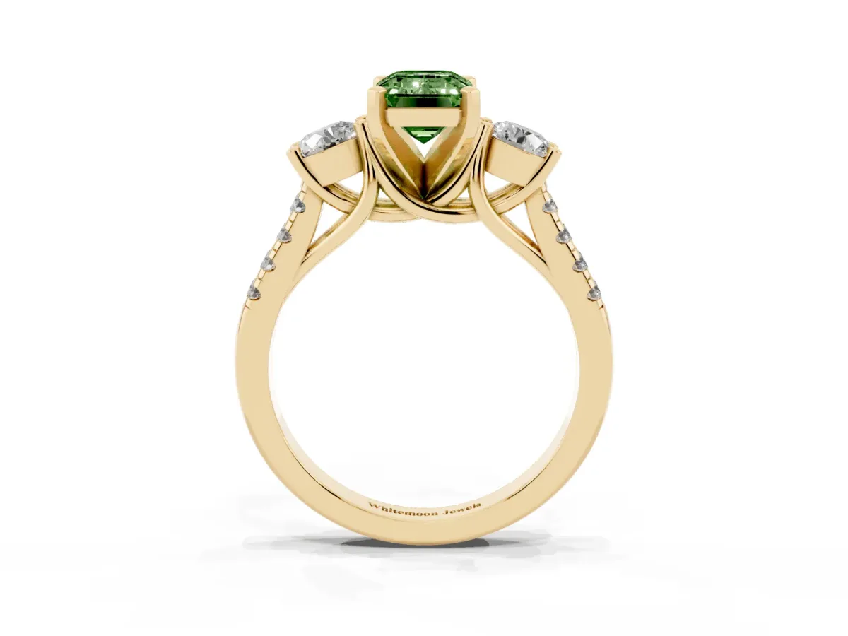 Fancy Green Three-Stone Emerald Cut Diamond Pavé Band with Four-Prong Setting Yellow gold