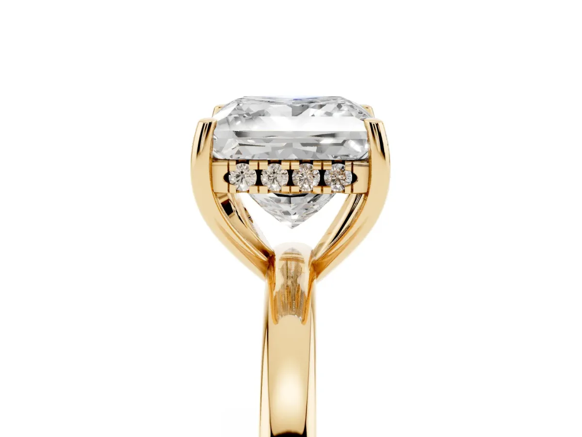 Princess Cut Solitaire Diamond Ring with Prong Setting and Plain Band Yellow gold