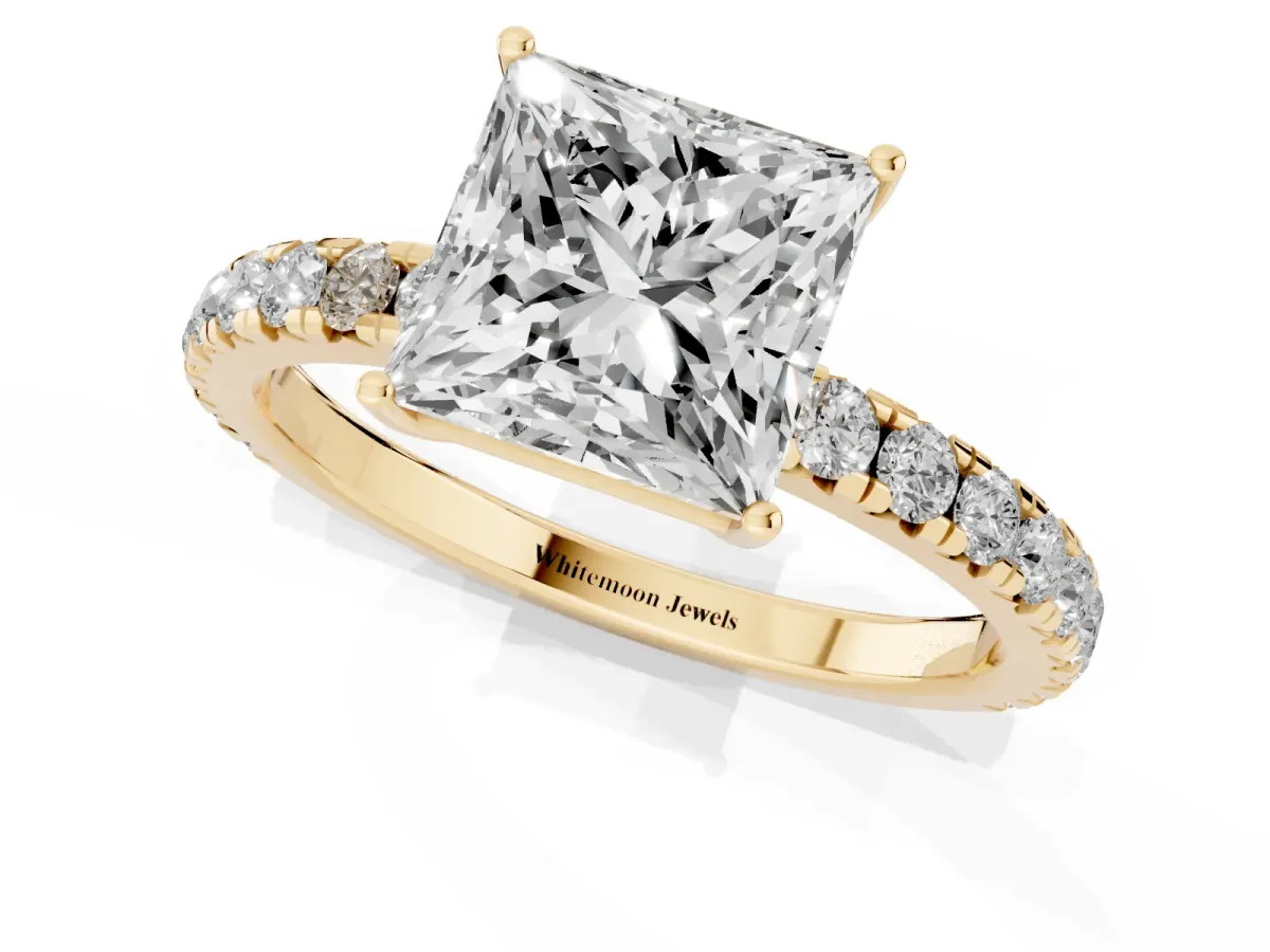 Princess Cut Diamond Pavé Solitaire Engagement Ring with Four-Prong Setting Yellow gold