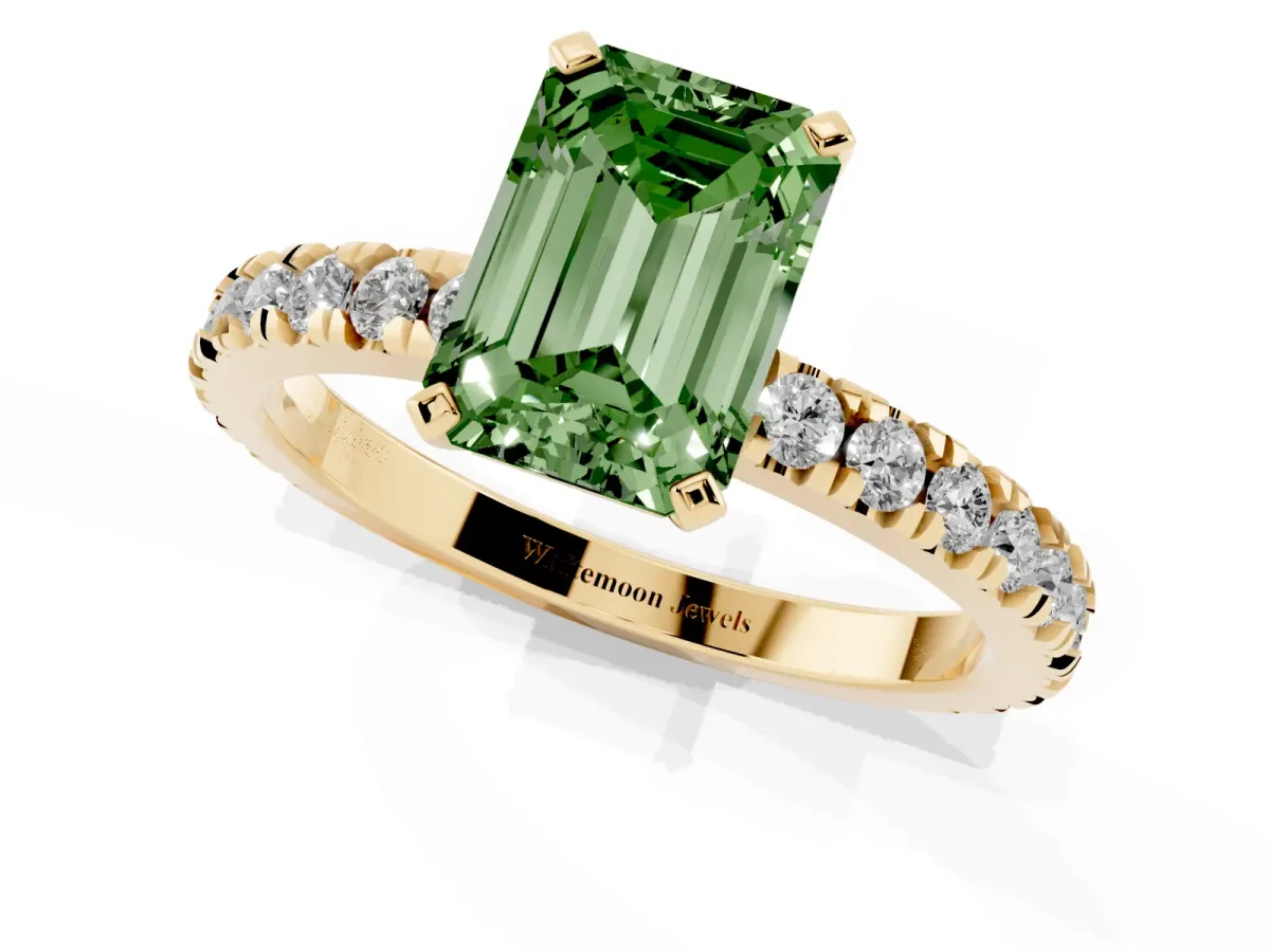 Fancy Green Emerald Cut Diamond Pavé Band Solitaire with Four-Prong Setting Yellow gold
