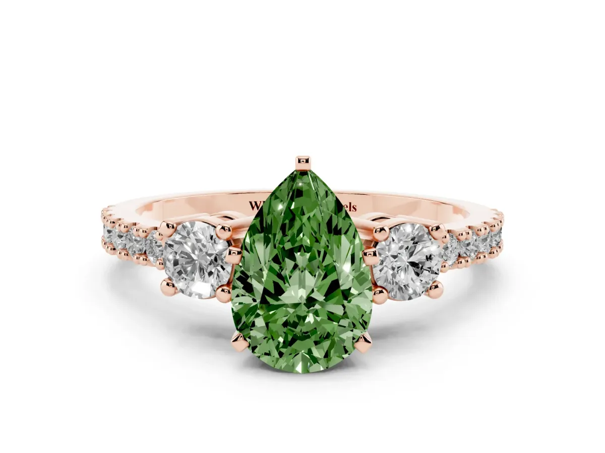 Fancy Green Pear Cut Three-Stone Diamond Pavé Band with Prong Setting Rose gold