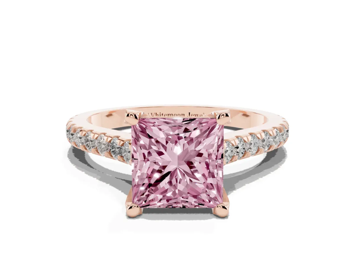 Fancy Pink Princess Cut Brilliant Diamond Solitaire with Pavé Band and Four-Prong Setting Rose gold
