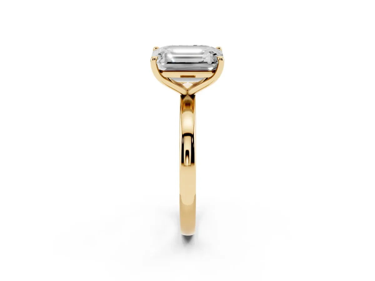 Radiant Cut and Emerald Cut Toi Moi Ring with Prong Setting Yellow gold