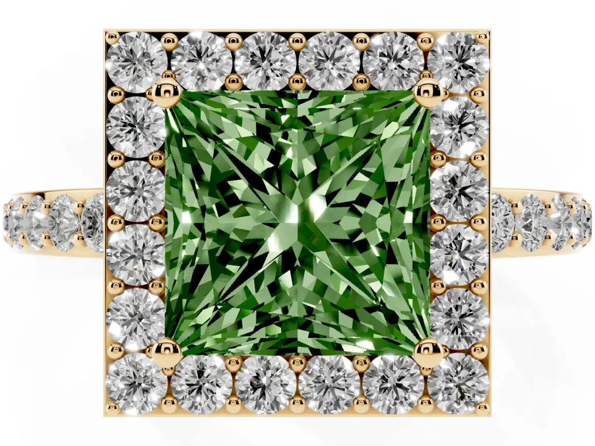 Fancy Green Princess Cut Halo Diamond Pavé Band Ring with Prong Setting Yellow gold