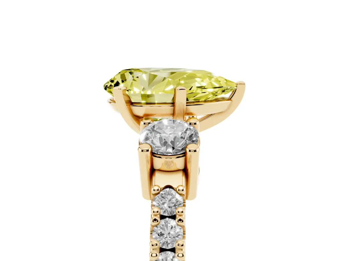 Fancy Yellow Pear Cut Three-Stone Diamond Pavé Band with Prong Setting Yellow gold