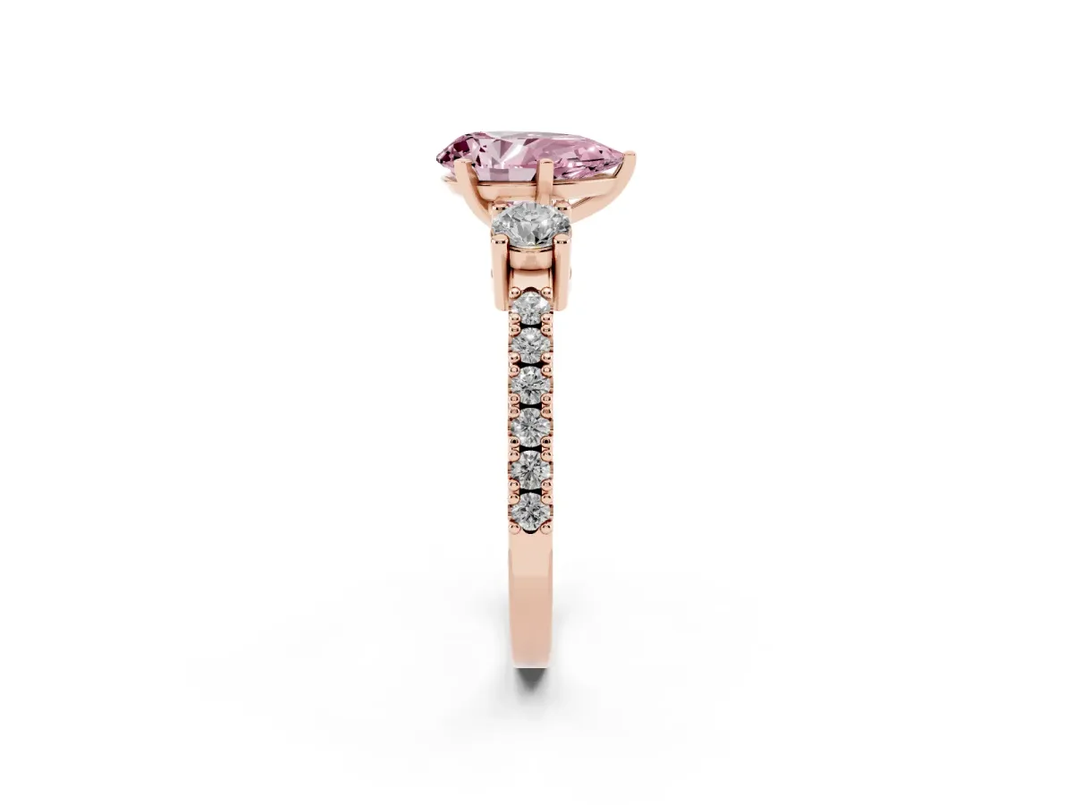 Fancy Pink Pear Cut Three-Stone Diamond Pavé Band with Prong Setting Rose gold