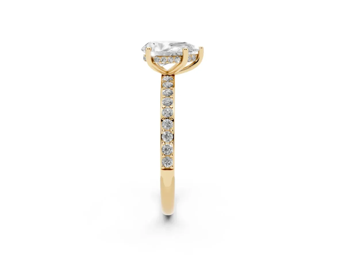 Pear Cut Cut Diamond Pavé Band Ring with Four-Prong Setting Yellow gold