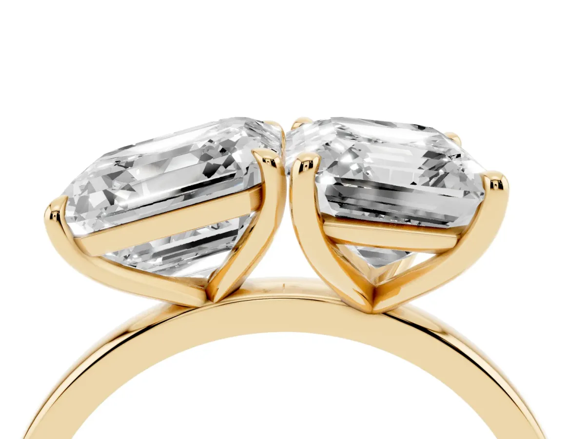 Asscher Cut and Emerald Cut Toi Moi Ring with Prong Setting Yellow gold
