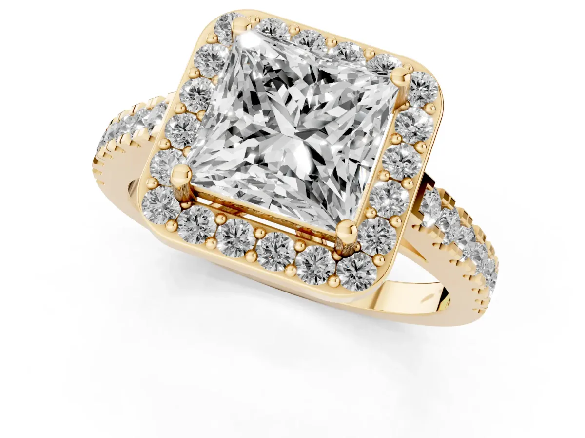 Princess Cut Diamond Halo Ring with Round Pavé Split Shank and Prong Setting Yellow gold