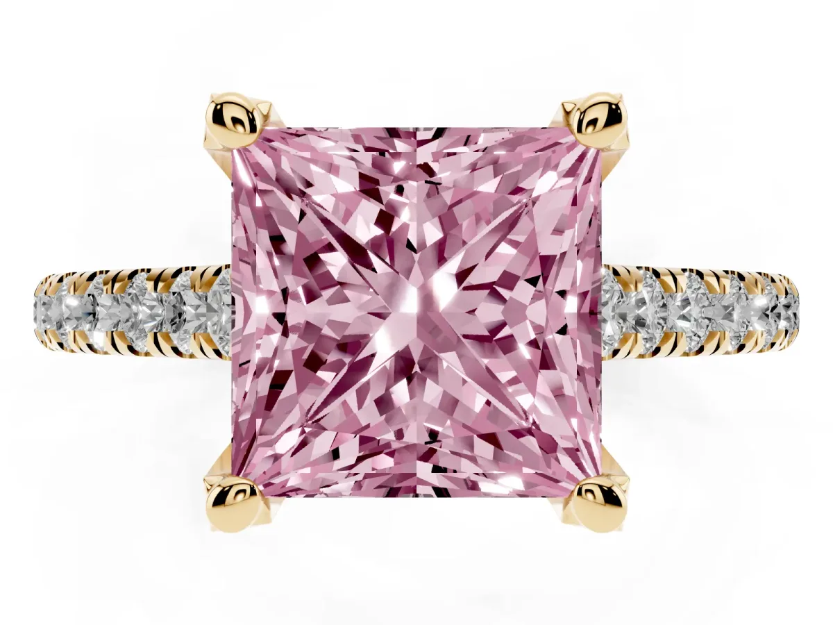Fancy Pink Princess Cut Brilliant Diamond Solitaire with Pavé Band and Four-Prong Setting Yellow gold