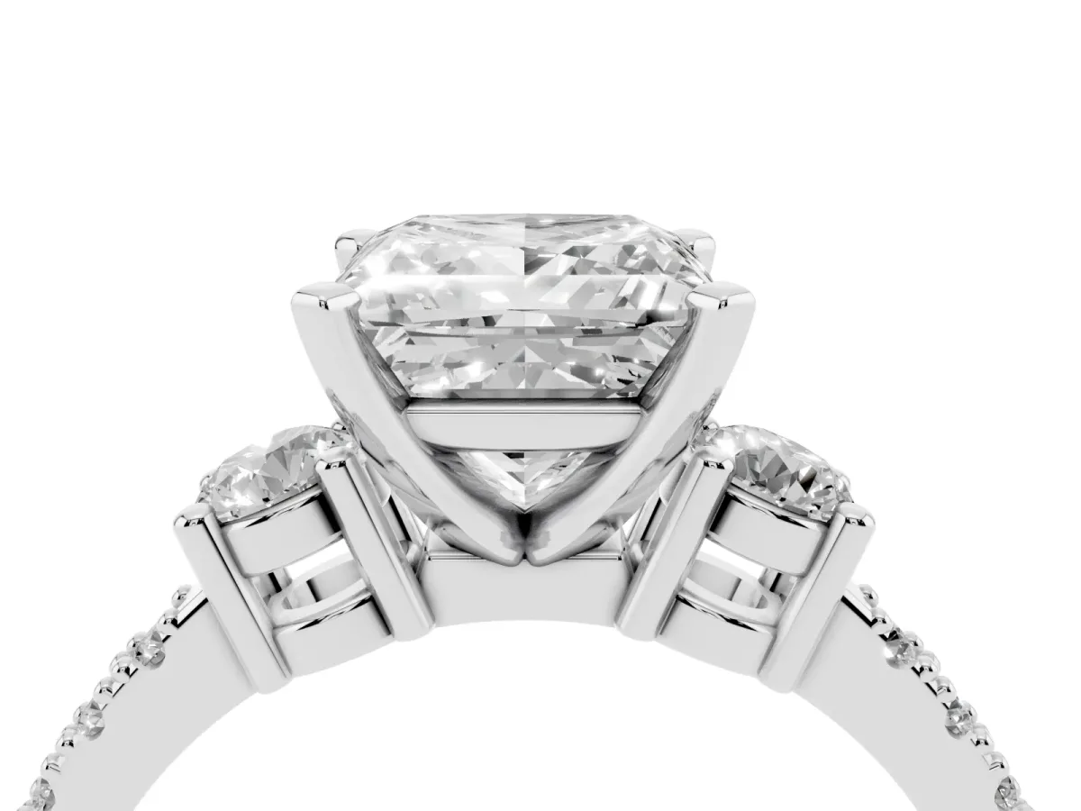 Princess Cut Three-Stone Diamond Pavé Band with Prong Setting White gold