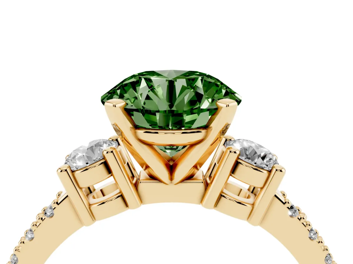 Fancy Green Round Cut Three-Stone Diamond Pavé Band with Prong Setting Yellow gold