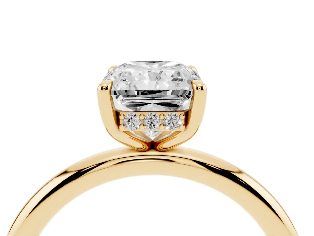 Radiant Cut Diamond Solitaire Ring with Thin Band and Four-Prong Setting Yellow gold