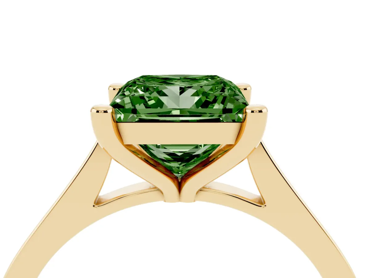 Fancy Green Princess Cut Solitaire Diamond Ring with Four-Prong Setting and Tapered Band Yellow gold