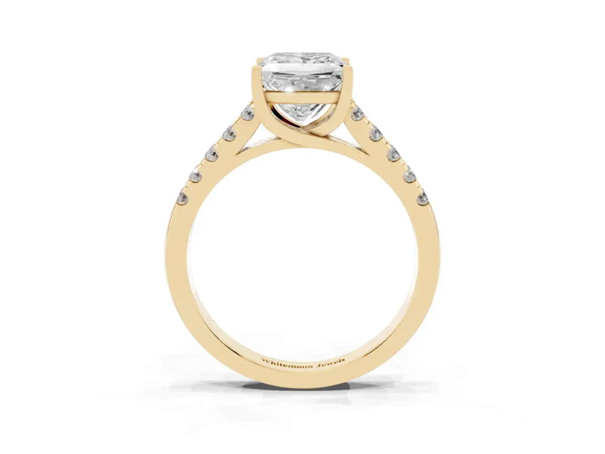 Princess Cut Diamond Pavé Band Solitaire Ring with Prong Setting Yellow gold