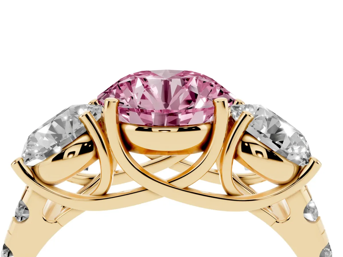 Fancy Pink Three-Stone Round Cut Diamond Pavé Band with Prong Setting Yellow gold