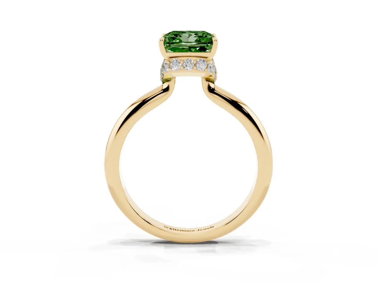 Fancy Green Princess Cut Brilliant Solitaire Engagement Ring with Six-Prong Setting and Classic Band Yellow gold
