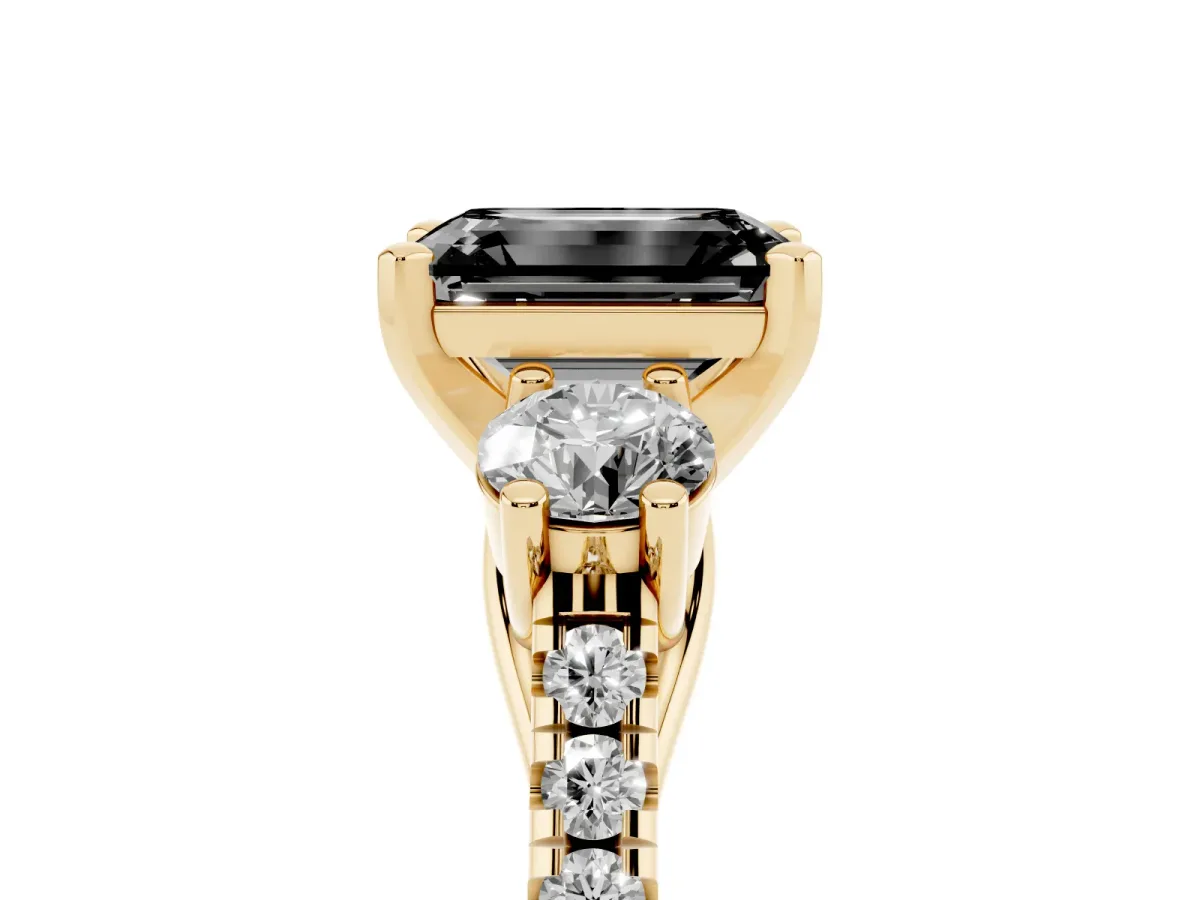 Fancy Black Three-Stone Emerald Cut Diamond Pavé Band with Four-Prong Setting Yellow gold
