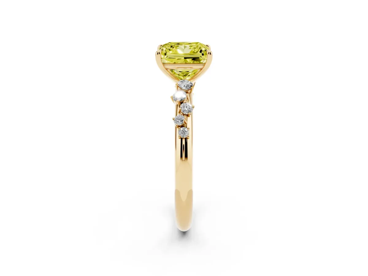 Fancy Yellow Princess Cut Diamond Cluster Prong-Set Solitaire Ring Yellow gold