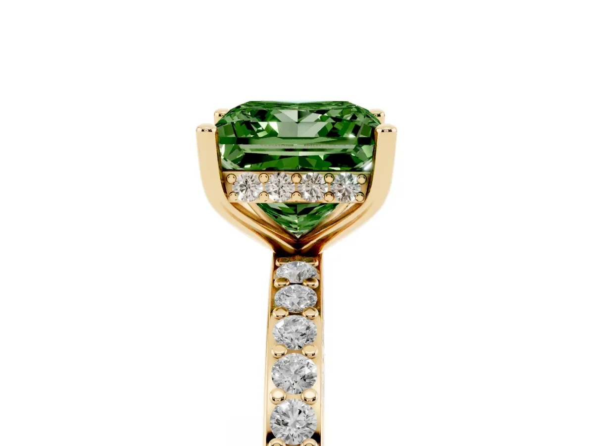 Fancy Green Princess Cut Cut Diamond Pavé Band Ring with Four-Prong Setting Yellow gold