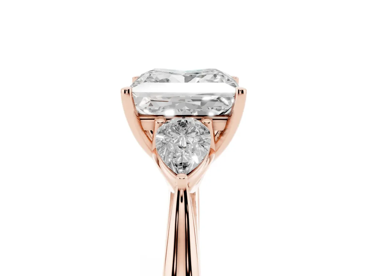 Three-Stone Princess Cut Brilliant Diamond Solitaire Ring with Tapered Band and Four-Prong Setting Rose gold