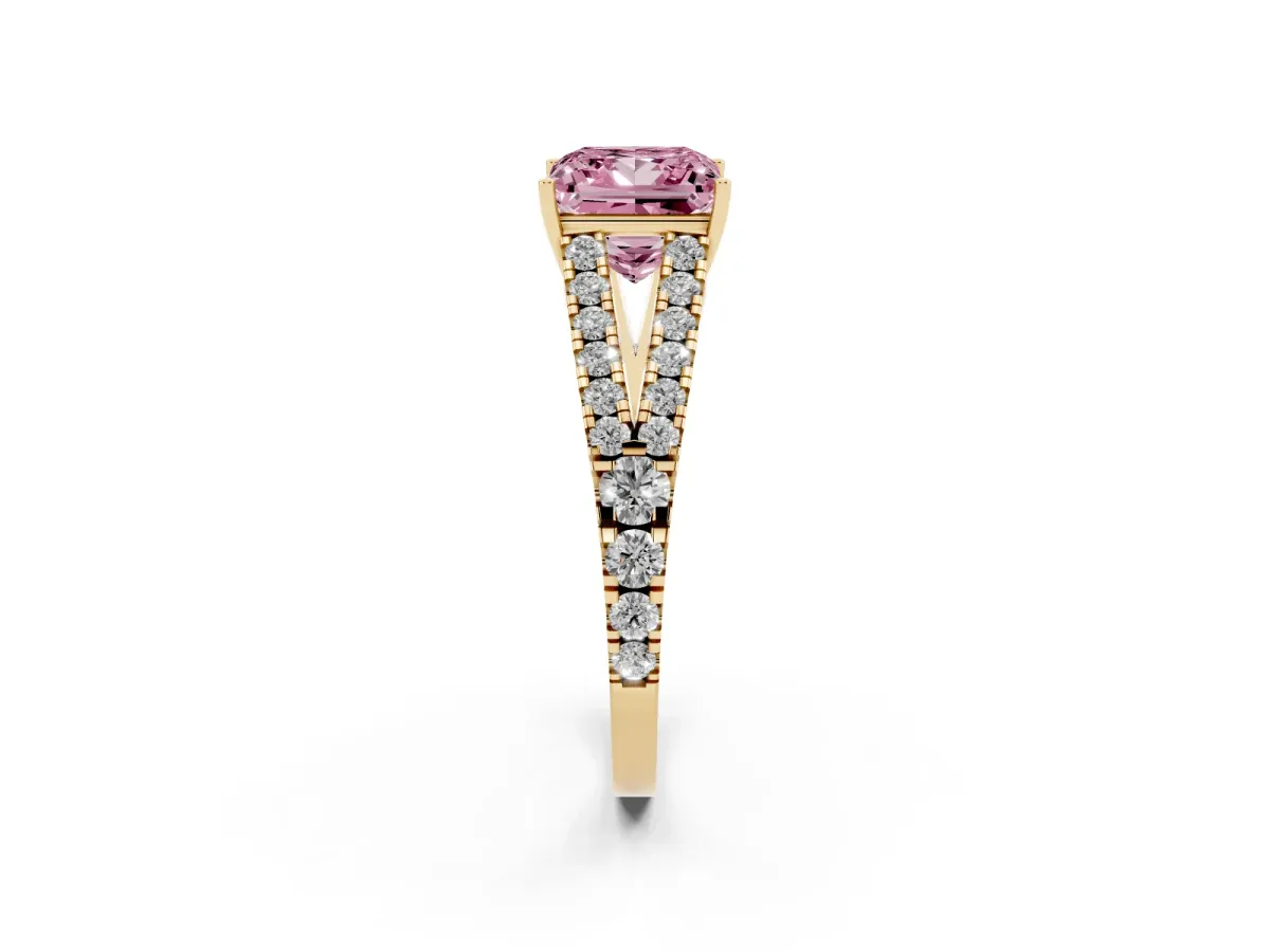 Fancy Pink Princess Cut Diamond Split Shank Pavé Engagement Ring with Four-Prong Setting Yellow gold