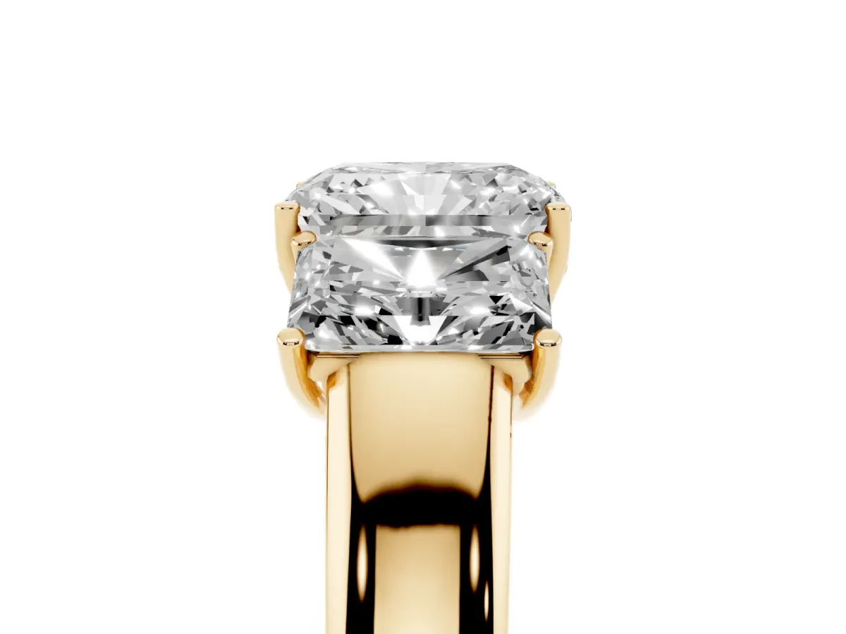 Three-Stone Radiant Cut Cut Diamond Ring with Prong Setting and Classic Band Yellow gold