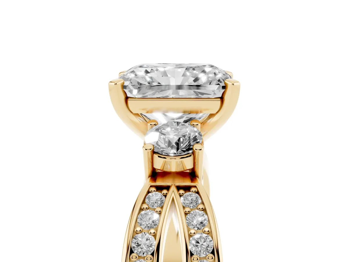 Three-Stone Radiant Cut Cut Diamond Twist Band with Prong Setting Yellow gold