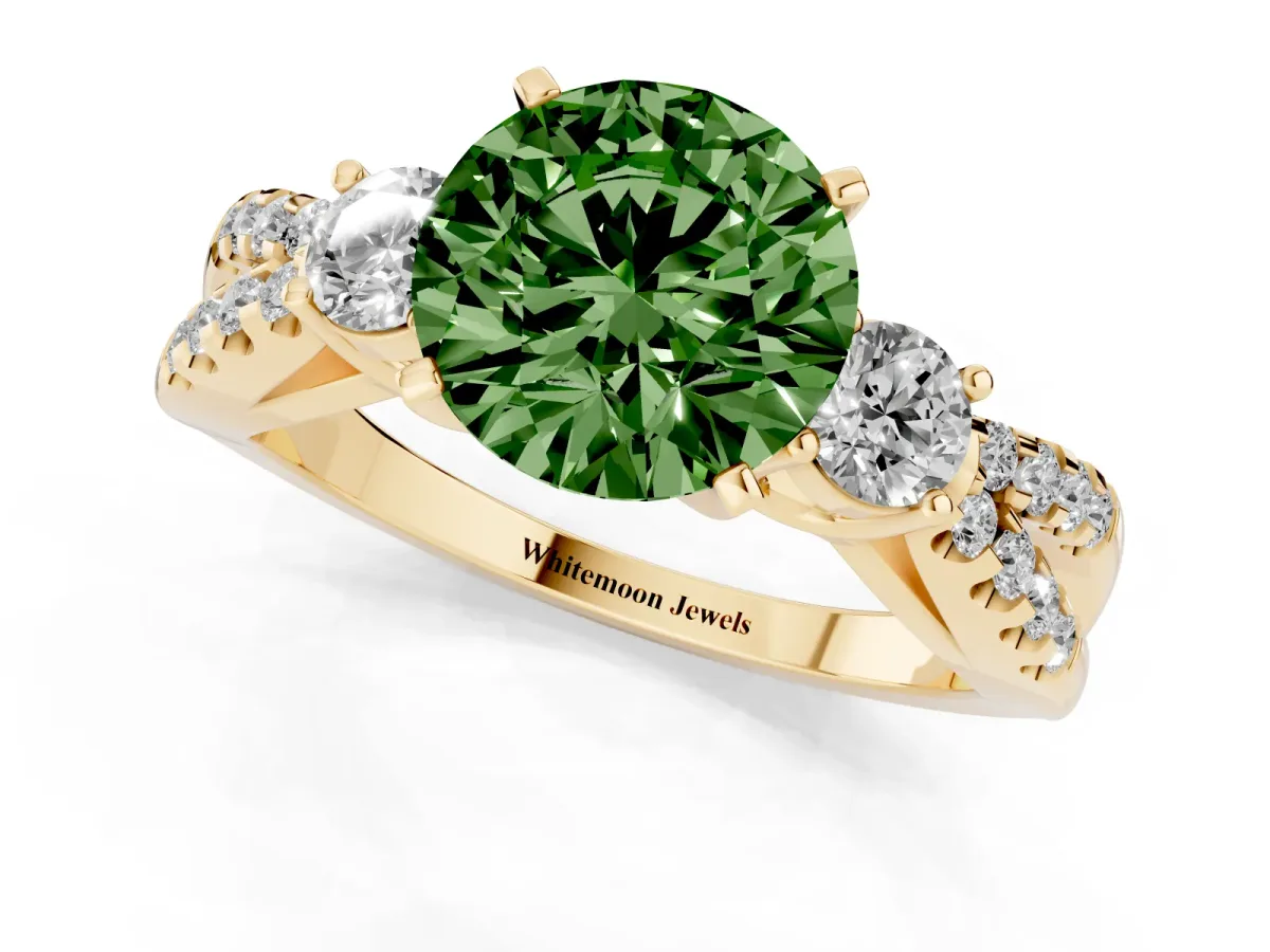 Fancy Green Round Cut Diamond Three-Stone Ring with Pavé Split Shank and Four-Prong Setting Yellow gold