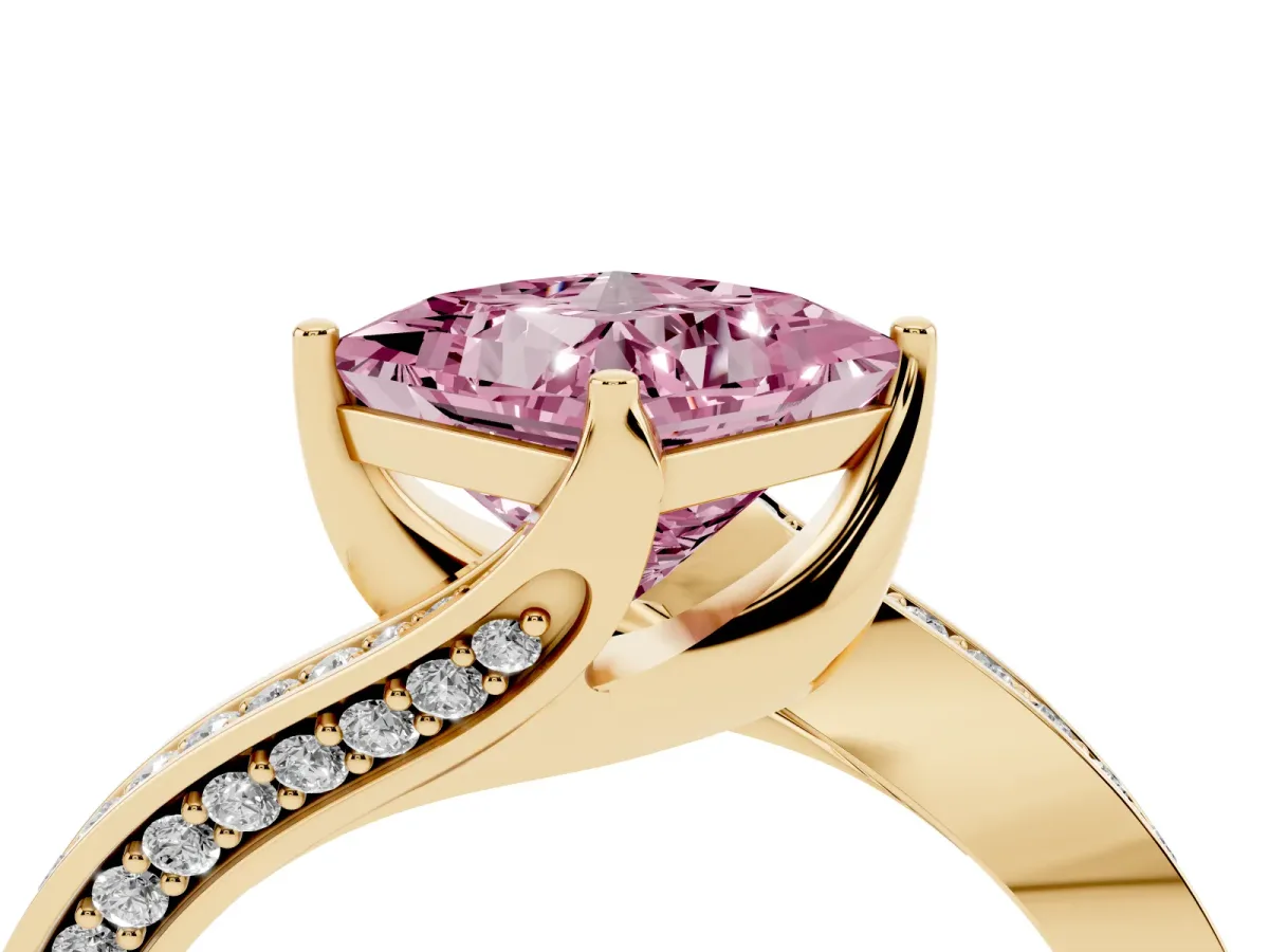 Fancy Pink Princess Cut Solitaire Diamond Twist Band with Pavé Setting and Four-Prong Setting Yellow gold