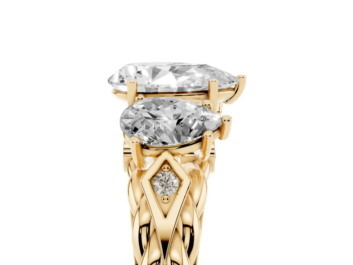 Three-Stone Pear Cut Diamond Braided Band Ring with Four-Prong Setting Yellow gold