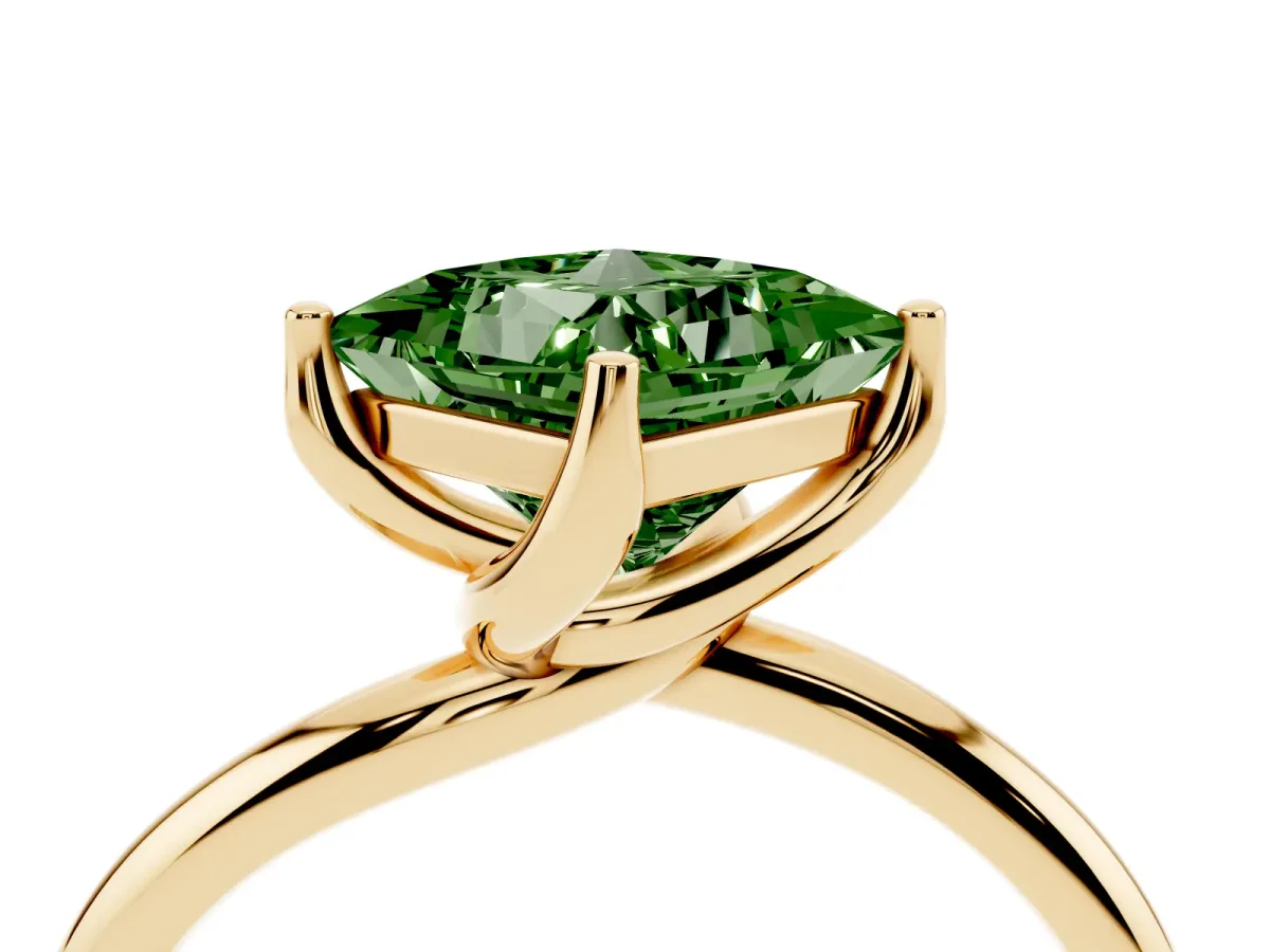 Fancy Green Princess Cut Diamond Solitaire Engagement Ring with Four-Prong Setting and Classic Band Yellow gold