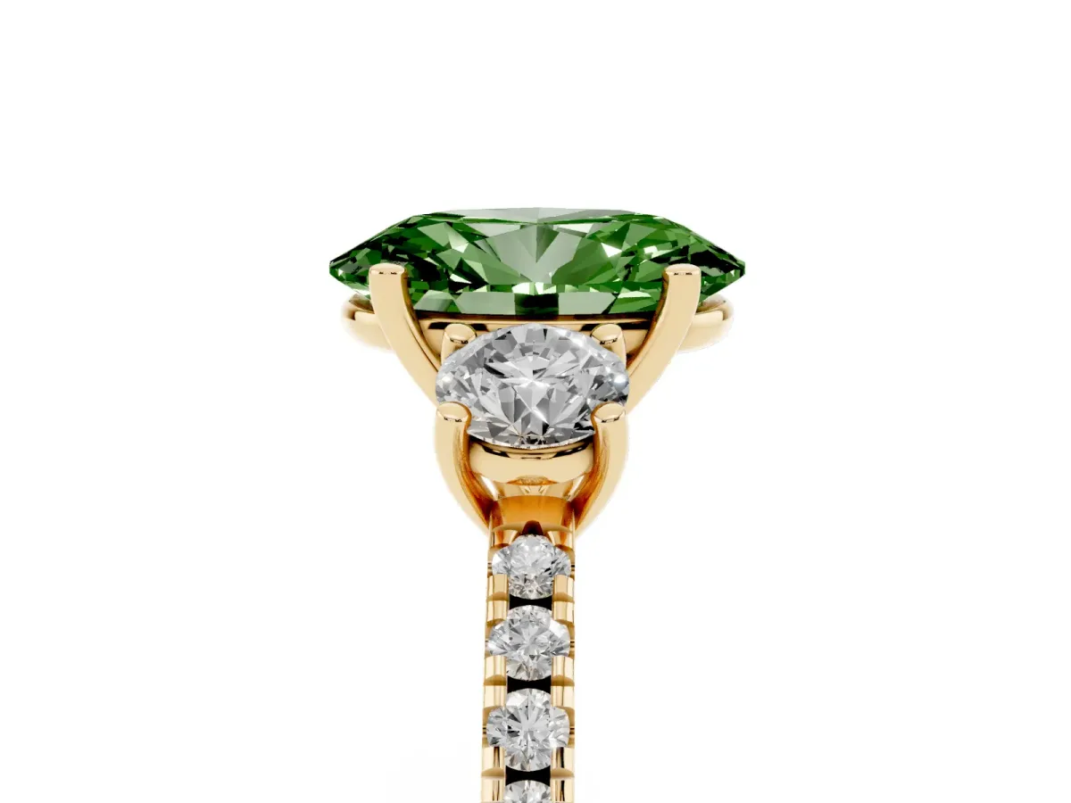 Fancy Green Three-Stone Oval Cut Cut Diamond Pavé Band with Prong Setting Yellow gold