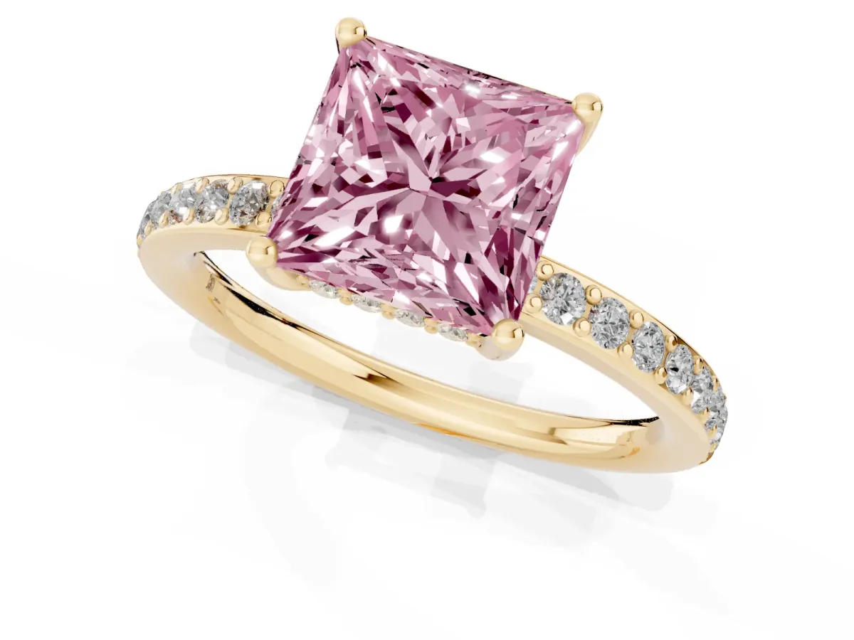 Fancy Pink Princess Cut Cut Diamond Pavé Band Ring with Four-Prong Setting Yellow gold