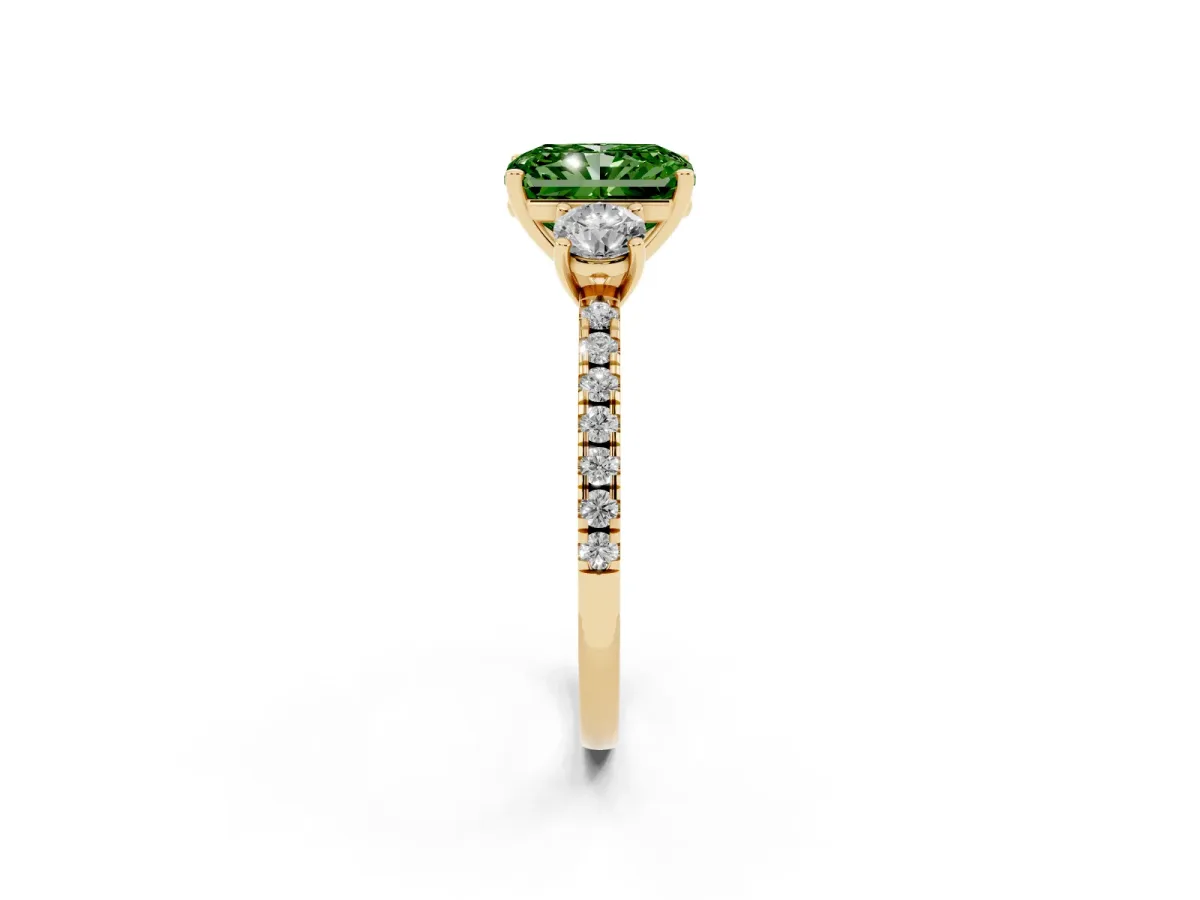 Fancy Green Three-Stone Radiant Cut Cut Diamond Pavé Band with Prong Setting Yellow gold
