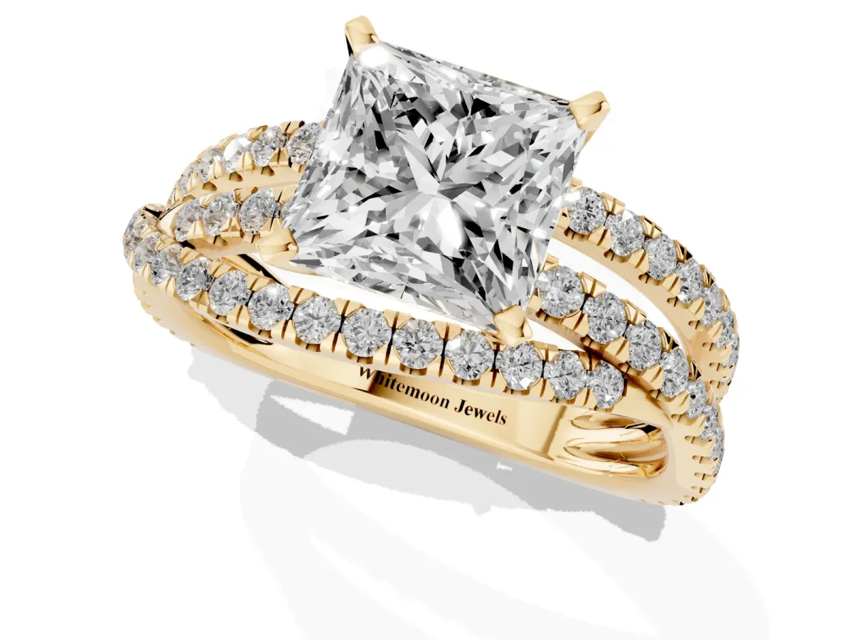 Princess Cut Solitaire Twist Band with Pavé Setting and Four-Prong Setting Yellow gold