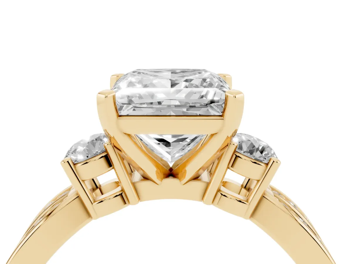Three-Stone Princess Cut Cut Diamond Twist Band with Prong Setting Yellow gold