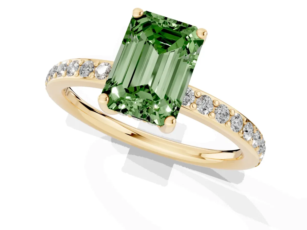 Fancy Green Emerald Cut Cut Diamond Pavé Band Ring with Four-Prong Setting Yellow gold
