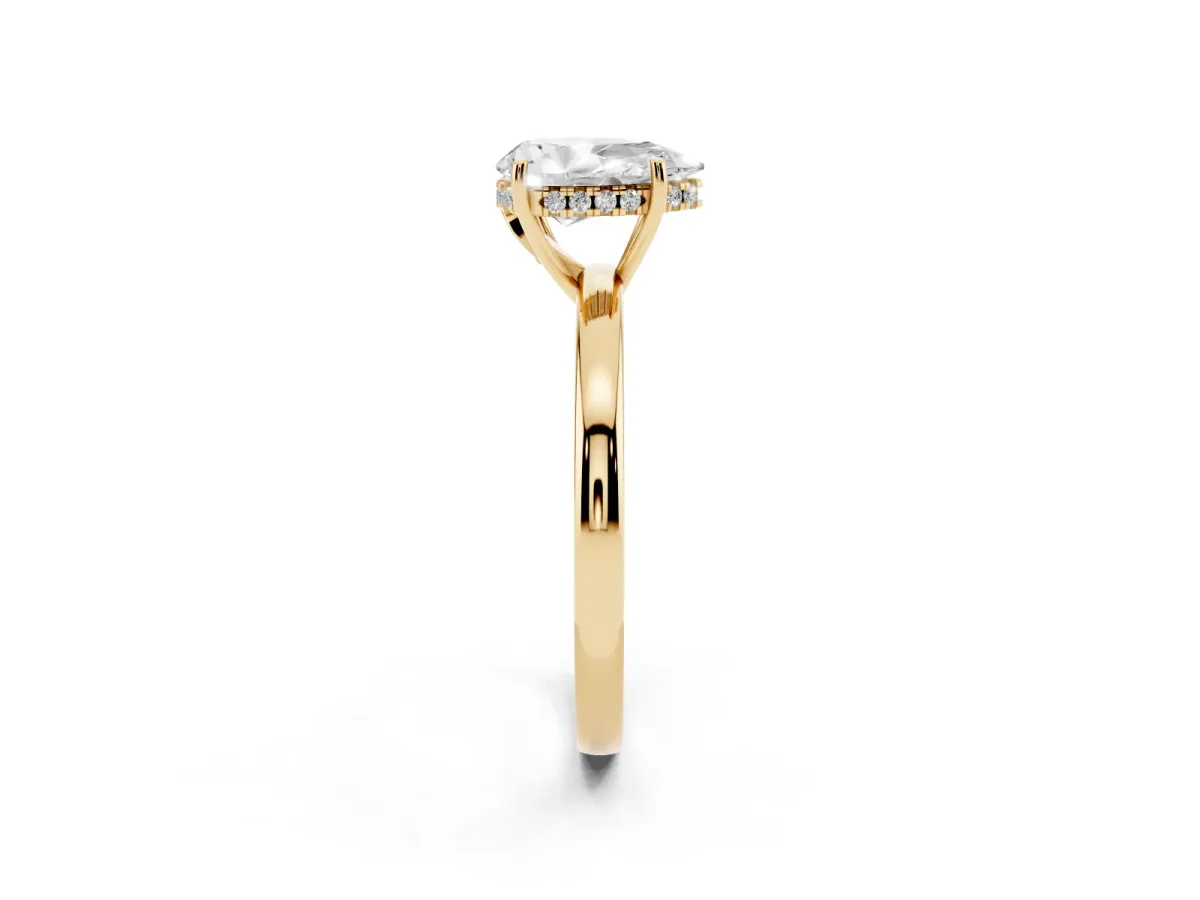 Pear Cut Solitaire Diamond Ring with Prong Setting and Plain Band Yellow gold