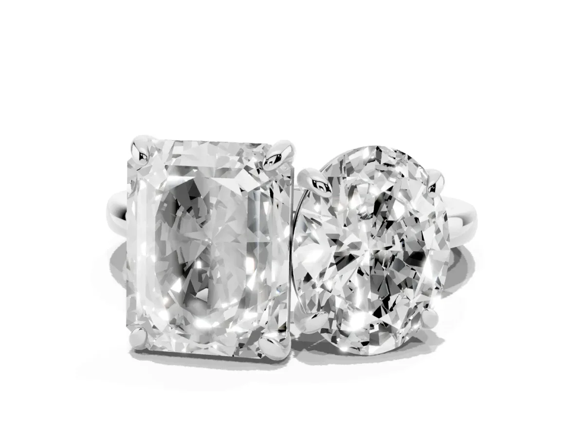 Oval and Emerald Toi Moi Ring with Prong Setting and Plain Band Platinum