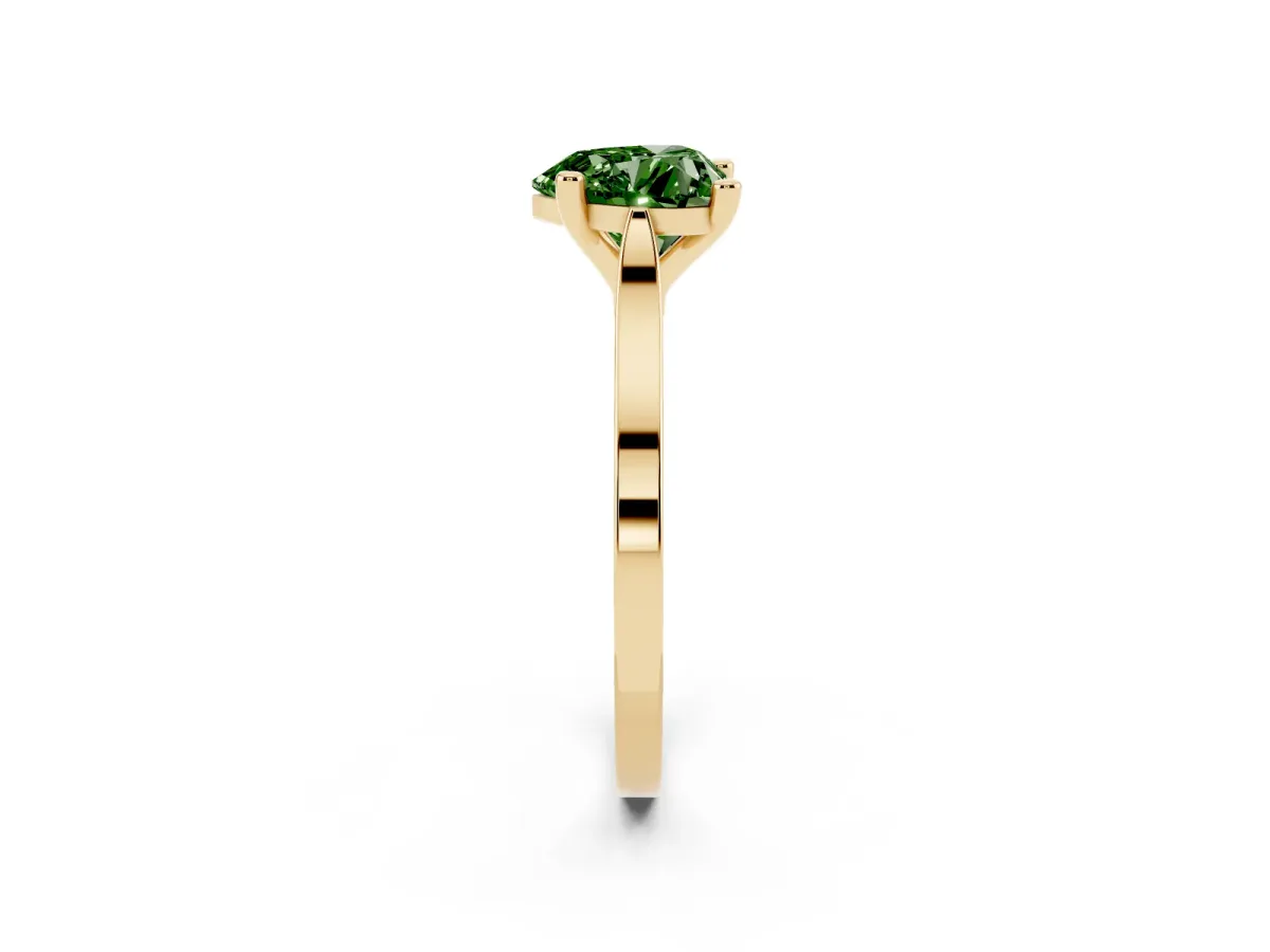 Fancy Green Heart Cut Solitaire Diamond Ring with Four-Prong Setting and Tapered Band Yellow gold