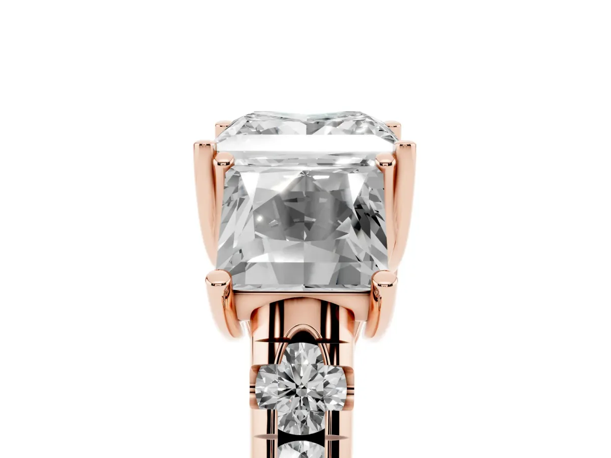 Three-Stone Princess Cut Diamond Pavé Band with Prong Setting Rose gold