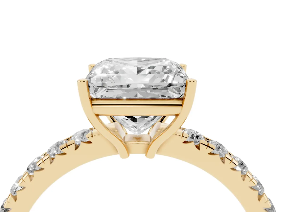 Princess Cut Diamond Pavé Solitaire Engagement Ring with Four-Prong Setting Yellow gold