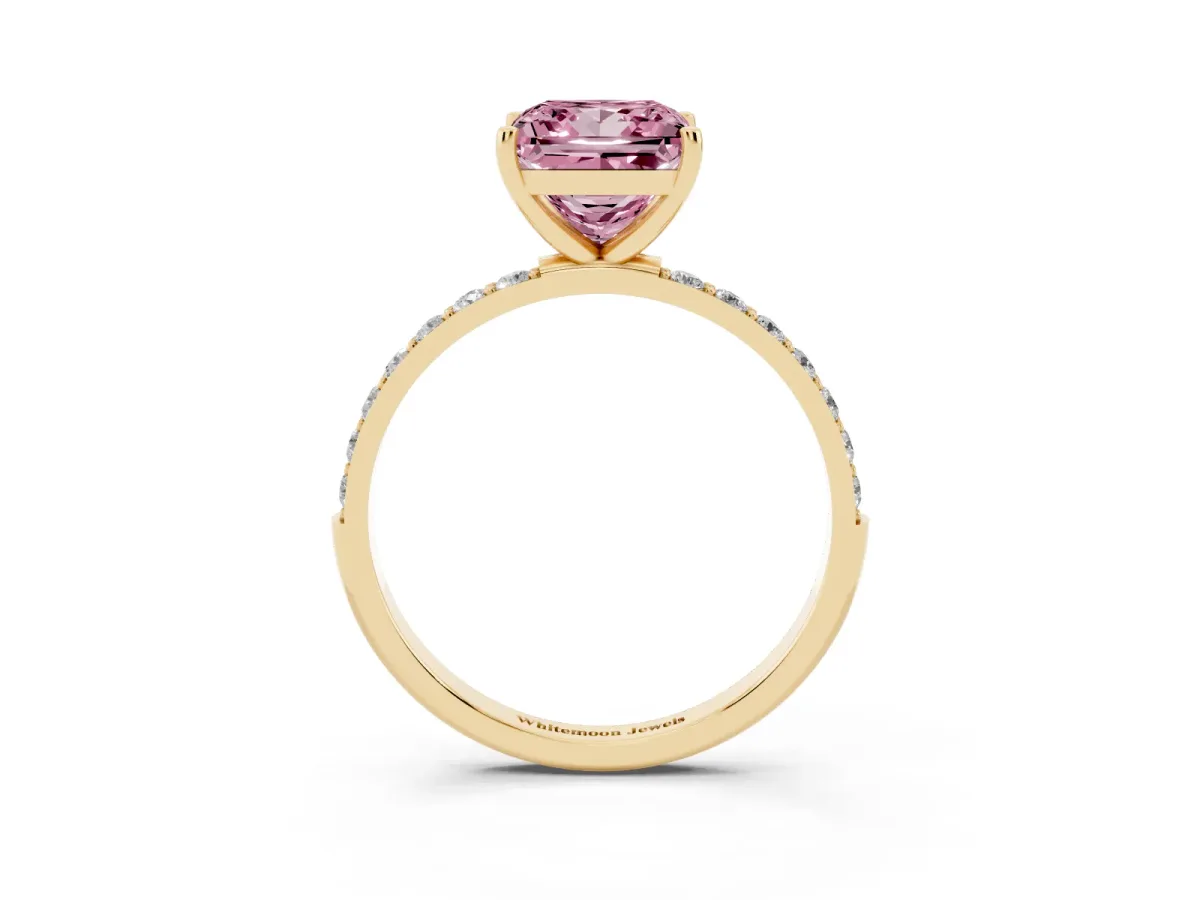 Fancy Pink Princess Cut Diamond Solitaire Ring with Round Pavé Shoulders and Prong Setting Yellow gold