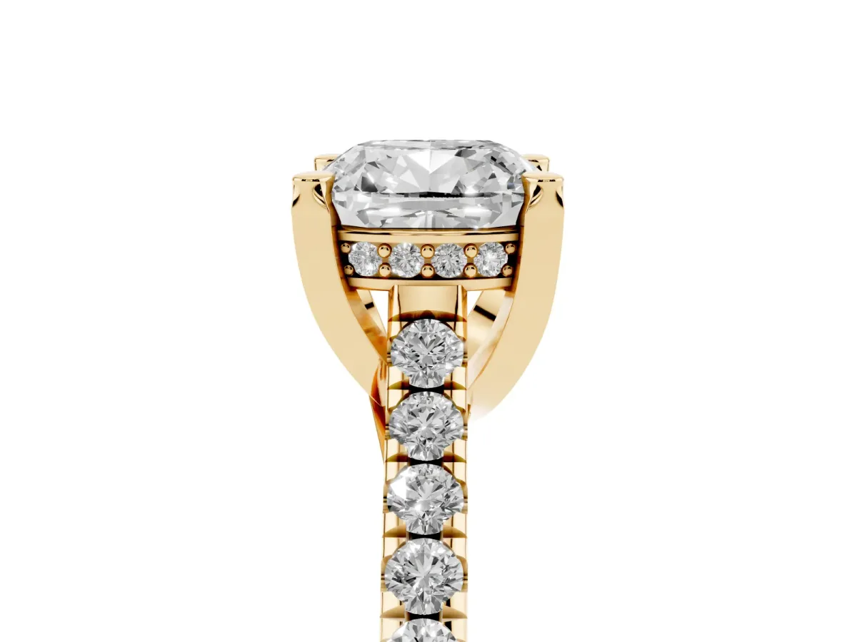 Cushion Cut Brilliant Diamond Solitaire with Pavé Band and Four-Prong Setting Yellow gold