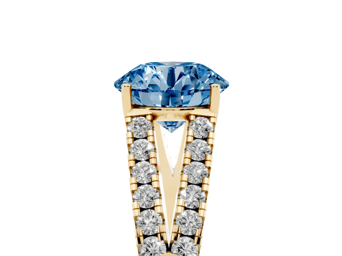 Fancy Blue Round Cut Diamond Split Shank Pavé Engagement Ring with Four-Prong Setting Yellow gold